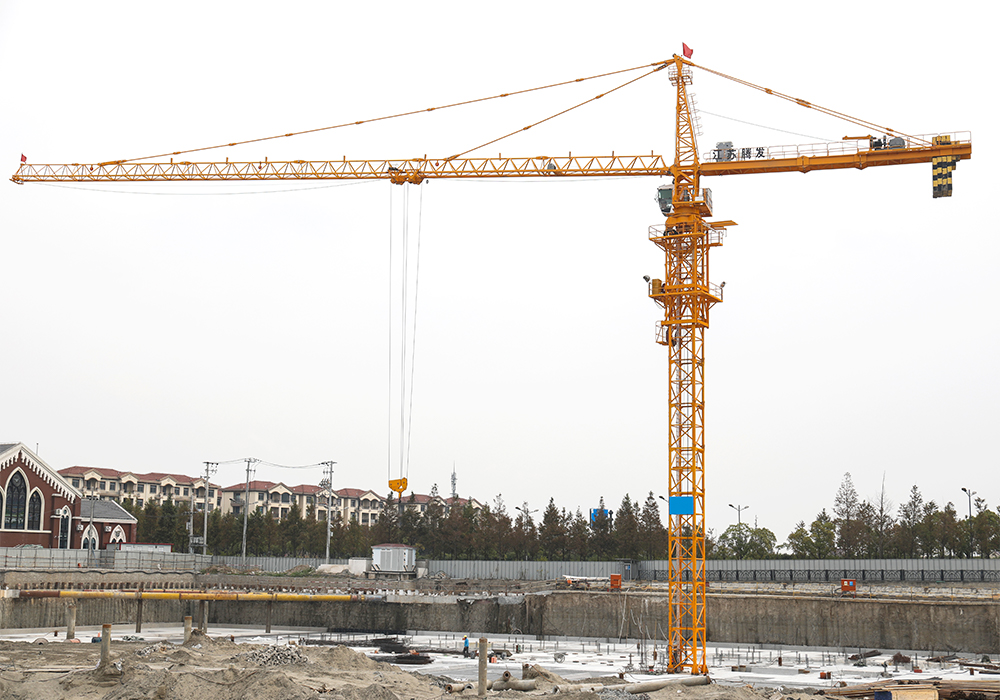 QTZ100 (6013) TOPKIT TOWER Crane 6T 8T xoay đôi